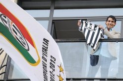 تيفيز يرتدي قميص ديل بييرو