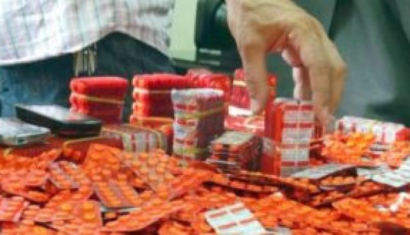 إيداع 3 أشخاص الحبس بتهمة تجارة المخدرات بالطارف