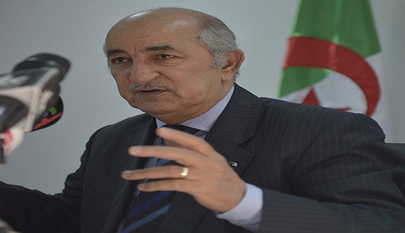 تبون يدعم العنصر النسوي