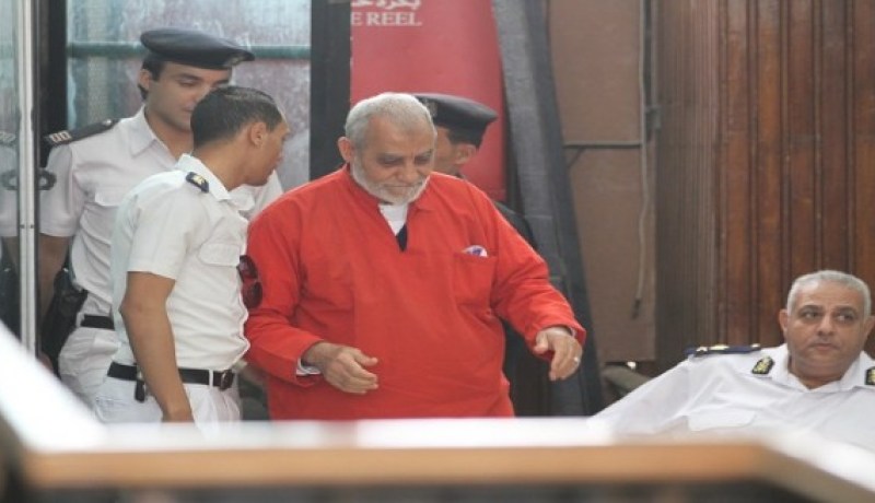 إلغاء أحكام الإعدام بحق مرشد الإخوان وآخرين بمصر