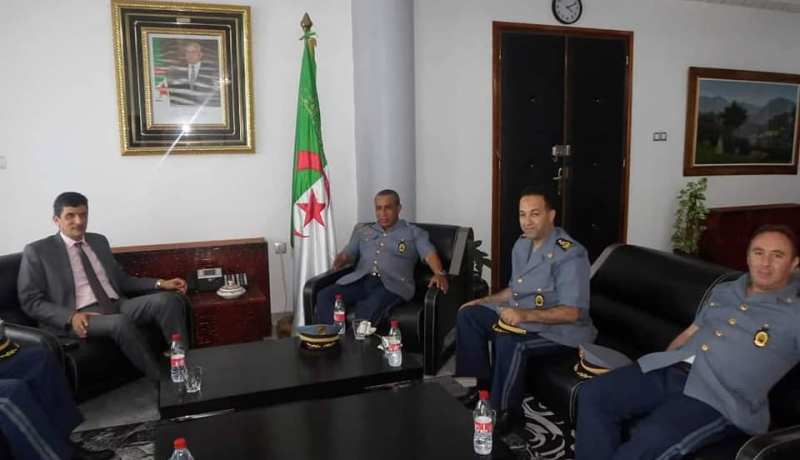 والي مستغانم ينصب رئيس مفتشية أقسام الجمارك الجديد