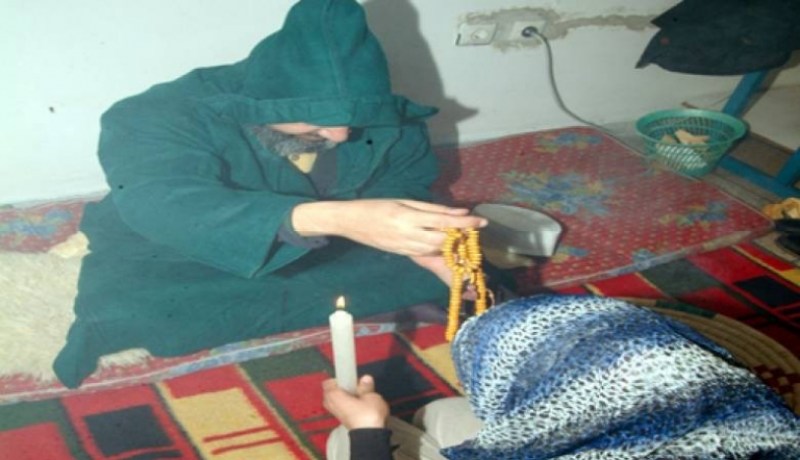 توقيف رجل وامرأة متلبسان بممارسة الشعوذة وتدنيس المصحف الشريف في قصر الشلالة بتيارت