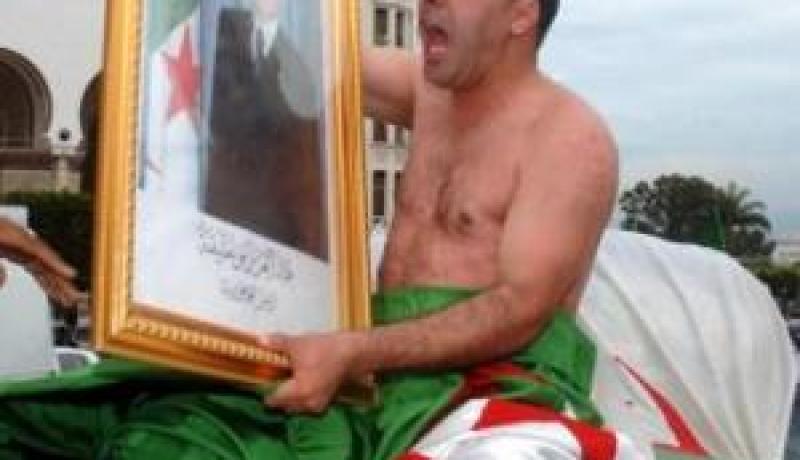 أنصار “الخضر” مطالبون بمواصلة تطبيق قاعدة “اللاعب رقم 12” بحذافيرها لتعبيد طريق المونديال