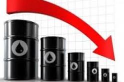 النفط ينزل لمستوى متدن جديد وبرنت دون 53 دولارا
