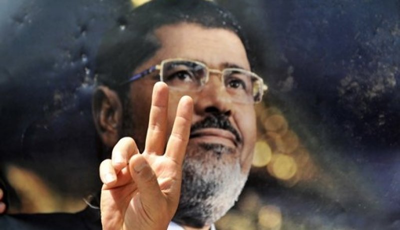 التحالف المؤيد لمرسي يدعو إلى وقف التظاهر بعد صلاة العشاء اليوم ومواصلته يوميا فيما بعد