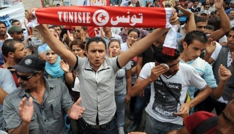 المعارضة التونسية تبدي تحفظات على قرار النهضة