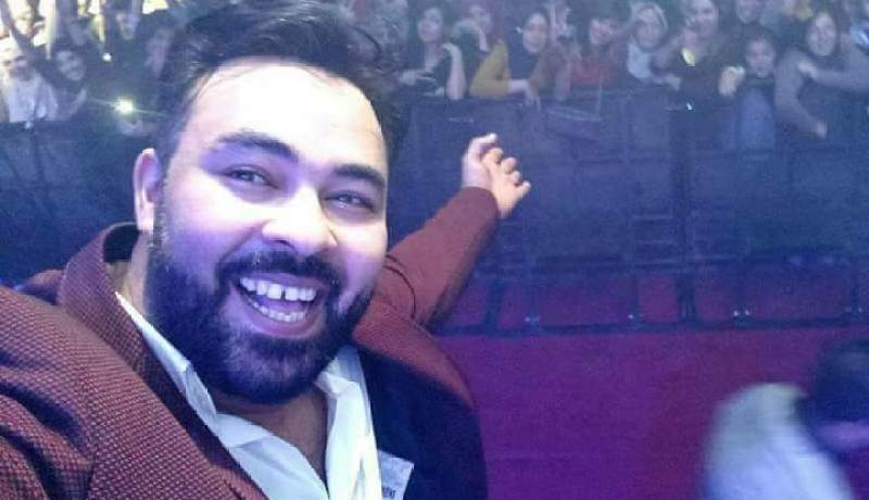 بالصورة..كادير الجابوني  يشارك المرأة الجزائرية عيدها العالمي