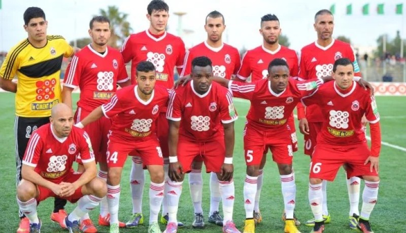 لاعبوا جمعية الشلف يحتجون لعدم استلامهم الأجور