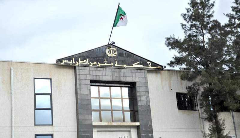 عام حبسا لمترجمة بالسفارة الإسبانية زوّرت وثائق موقعة من نجل سعدان