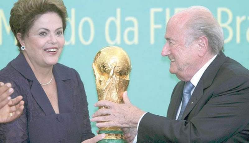 الرئيسة البرازيلية تطالب بتحقيق يشمل جميع بطولات كأس العالم