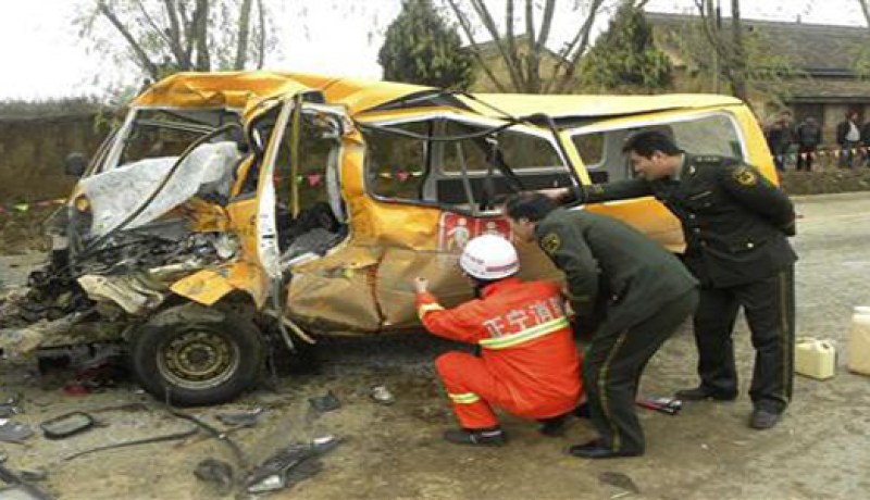 مقتل 7 أشخاص واصابة اكثرمن 20 اخرين في حادث مرور بجنوب غرب الصين