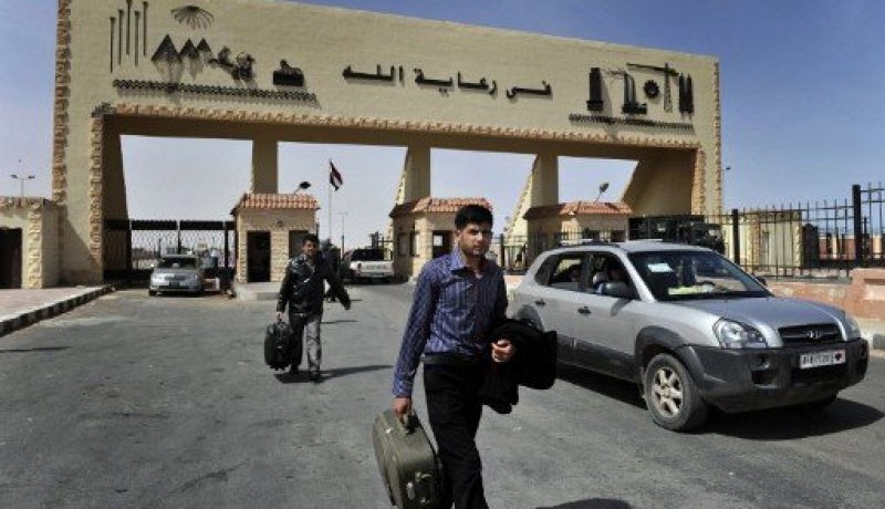 الأمن المصري يضبط سويسريين قادمين من ليبيا بحوزتهما طائرة صغيرة للتجسس