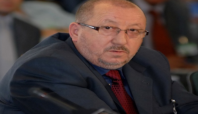 سعيد سعدي يدرّس الرياضيات في باتنة