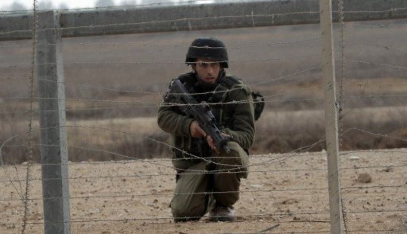 مقتل فلسطيني واعتقال آخر على أيدي جنود إسرائيليين في بيت حانون بقطاع غزة