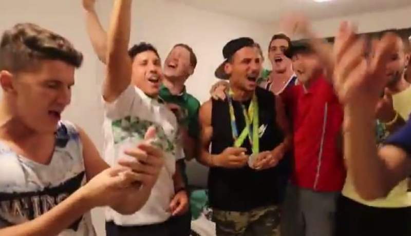 فرحة من داخل مقر إقامة الوفد الرياضي الجزائري بعد فوز مخلوفي بالميدالية الثانية في أولمبياد ريو