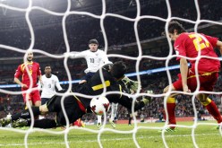 إنجلترا تهزم الجبل الأسود وتقترب من نهائيات كأس العالم