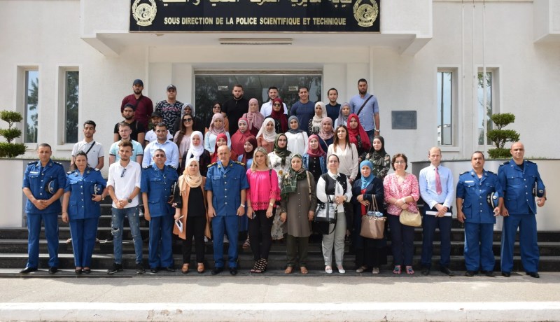 طلبة الحقوق بجامعة الجزائر يزورون المخبر المركزي للشرطة العلمية والتقنية