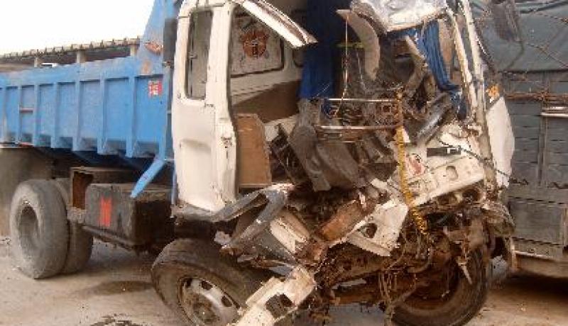 وفاة شخصين و إصابة اثنين آخرين بجروح بليغة في حادث تصادم بين شاحنتين بالبليدة