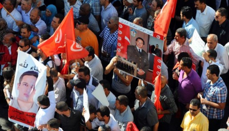 قوات الأمن الداخلي في تونس تنظم مظاهرة تنديدا بالارهاب