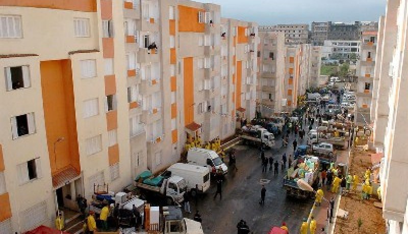 ترحيل عائلات من البيوت القصديرية في ديار الشمس وسكان العمارات يتّهمون السلطات باللاعدل