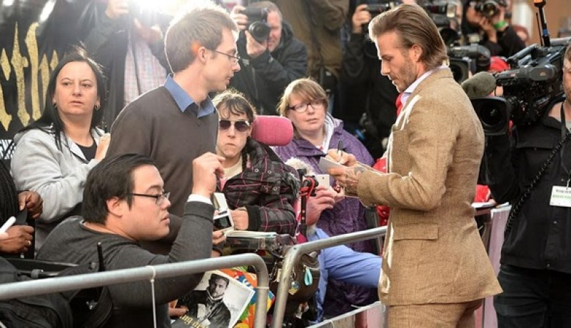 ديفيد بيكهام يفتتح عرض أولى تجاربه السّينمائيّة