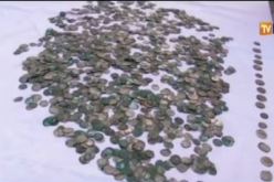 بالفيديو الدرك الوطني يسترجع أزيد من 1500 قطعة نقدية أثرية بتلمسان