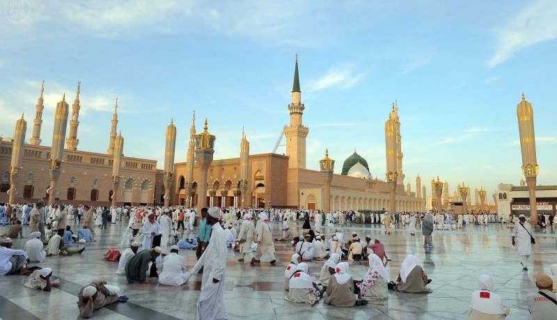 نصف مليون حاج يصلون إلى المدينة المنورة