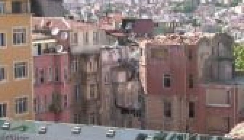 السلطات التركية تهدم 300 مبنى في اسطنبول لغرض التجديد