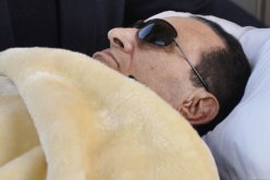 مبارك يتهم السلطات بالرغبة في قتله داخل سجنه