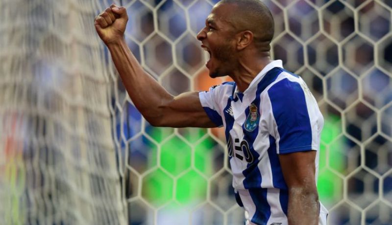 “الهامرز” يُصرون على “براهيمي” و”بورتو” يشترط 50 مليون أورو!