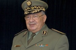قايد صالح يستأنف زيارته إلى وهران