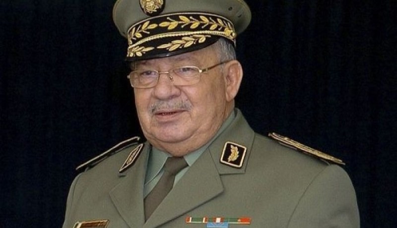 قايد صالح يستأنف زيارته إلى وهران