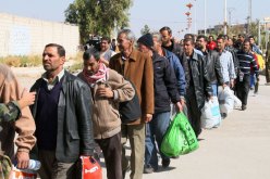مقتل ثلاثين نازحا بدمشق وقصف مستمر بحلب