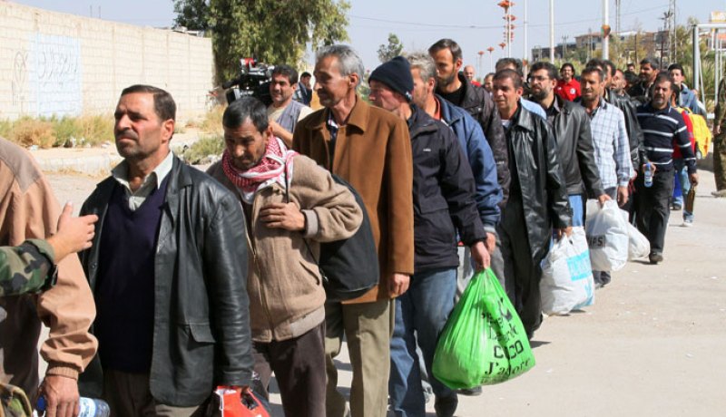 مقتل ثلاثين نازحا بدمشق وقصف مستمر بحلب