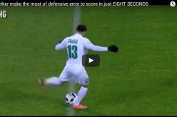 بالفيديو.. خطأ فادح يتسبب بهدف بعد 8 ثوان من إنطلاق المقابلة