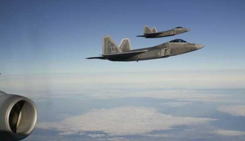 بريطانيا تشن أولى ضرباتها الجوية في سوريا