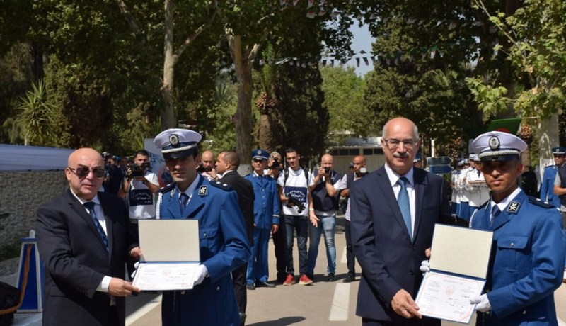 بالصور.. وزير الداخلية وبوهدبة يشرفان على حفل تخرج دفعة موحدة للشرطة بالصومعة
