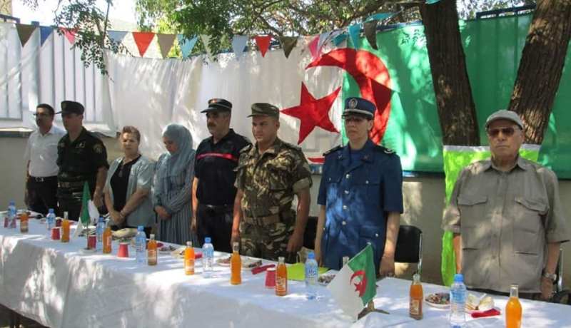 بالصور..ترقية وتكريم لبعض عناصر الشرطة بولاية باتنة في عيدهم الوطني