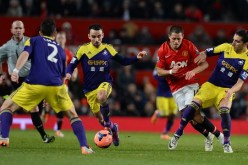 سوانزي يقهر الشياطين الحمر في عقر دارهم ويقصيهم من كأس الاتحاد الإنكليزي