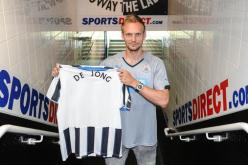 نيوكاسل يخطف الهولندي دي يونغ