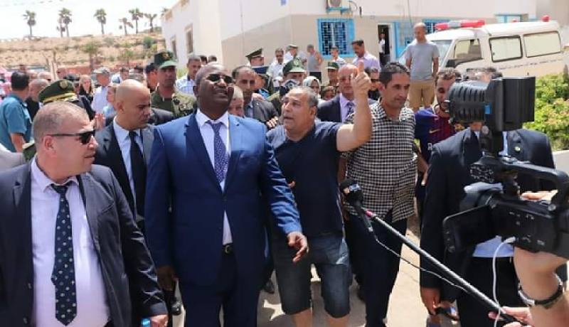 بالصور..وزير السياحة يتفقد شاطئ ساسل بعين تيموشنت