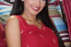 بالفيديو ساحر ينوم ميس حمدان مغناطيسيا ويجعلها معلقة في الهواء