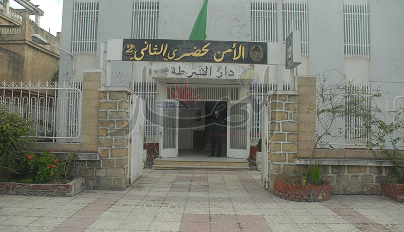 عصابة تقتحم مقر الشرطة باستعمال السيوف ولاكريموجان لتحرير فتاة في قسنطينة