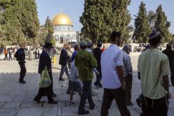 بعد هجوم تل أبيب إسرائيل تجمد تصاريح دخول 83 ألف فلسطيني