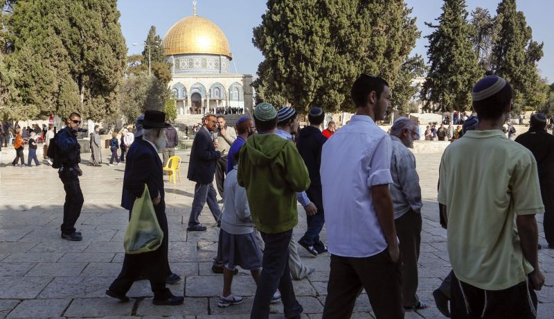 بعد هجوم تل أبيب إسرائيل تجمد تصاريح دخول 83 ألف فلسطيني