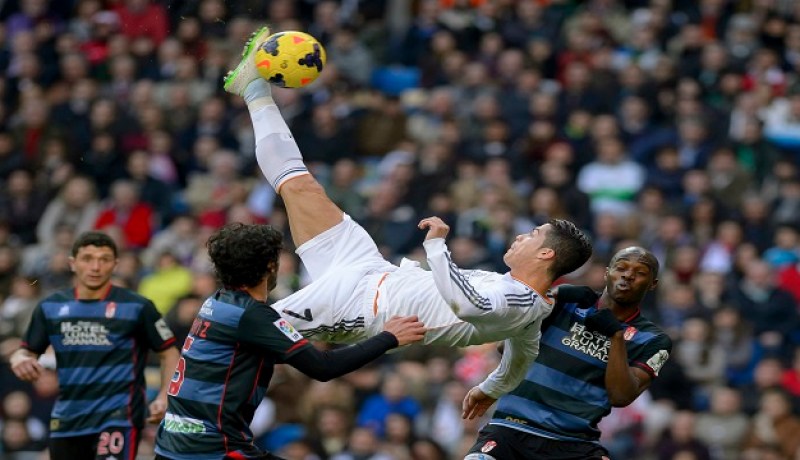ريال مدريد يعتلي عرش الليغا بالفوز على غرناطة