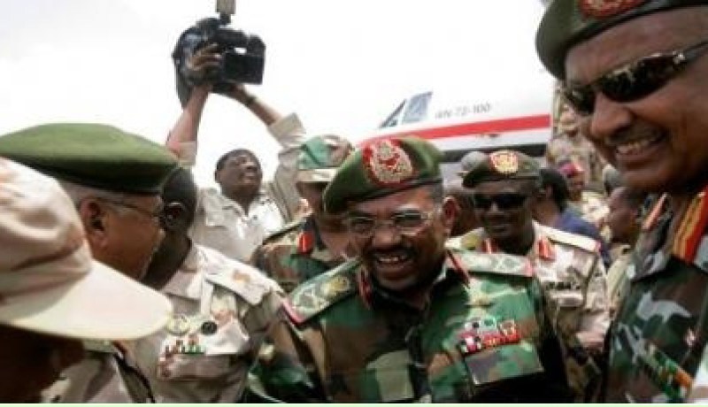 الرئيس السوداني يعفي عدداً من قيادات الجيش