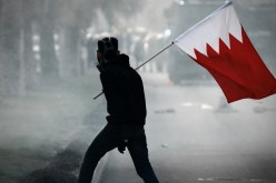 مواجهات بين الشرطة ومتظاهرين بعد جنازة في البحرين