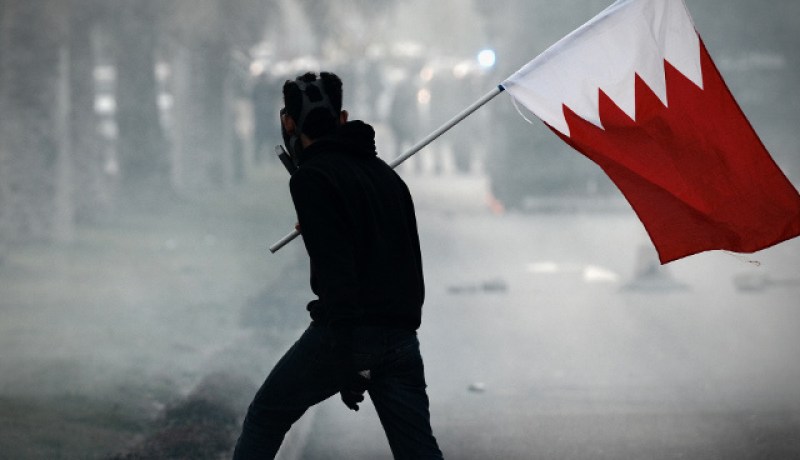 مواجهات بين الشرطة ومتظاهرين بعد جنازة في البحرين