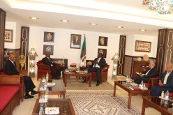 بالصور.. السفير الزيمبابوي يُؤدي زيارة وداع لوزير السّياحة